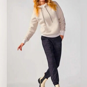 Athleta Women's Brooklyn LINED Jogger Pants in CAMO LUX BLACK -SIZE 4 -NWOT!